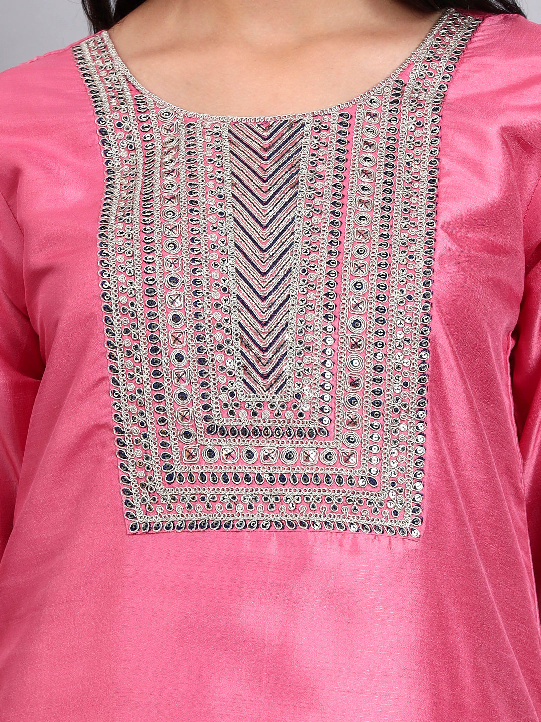 Women Pink Silk Blend Embroidered Kurta Pant Set